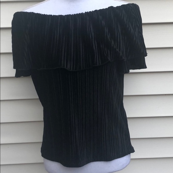 Off-the-Shoulder Velvet Pullover Top - Picture 3 of 7